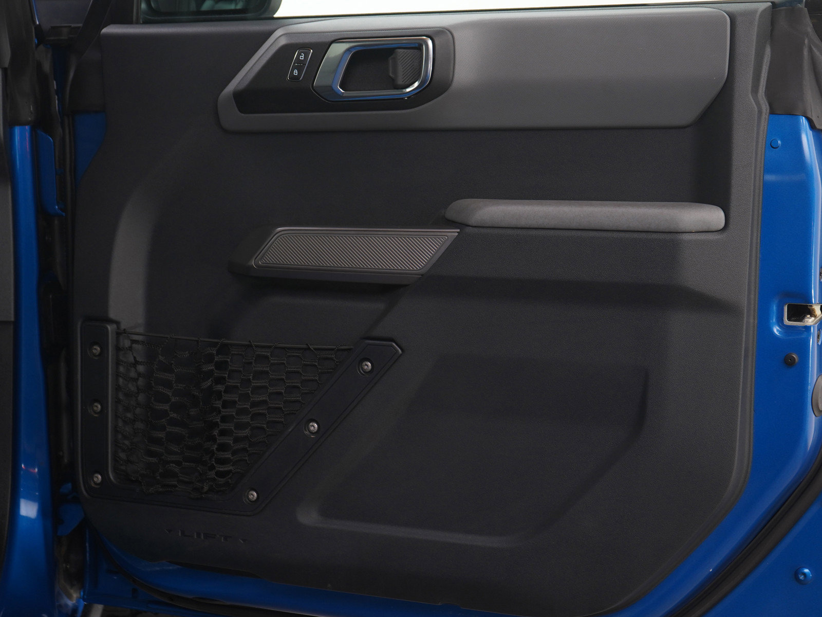 Used 2021 Ford Bronco Black Diamond image 12