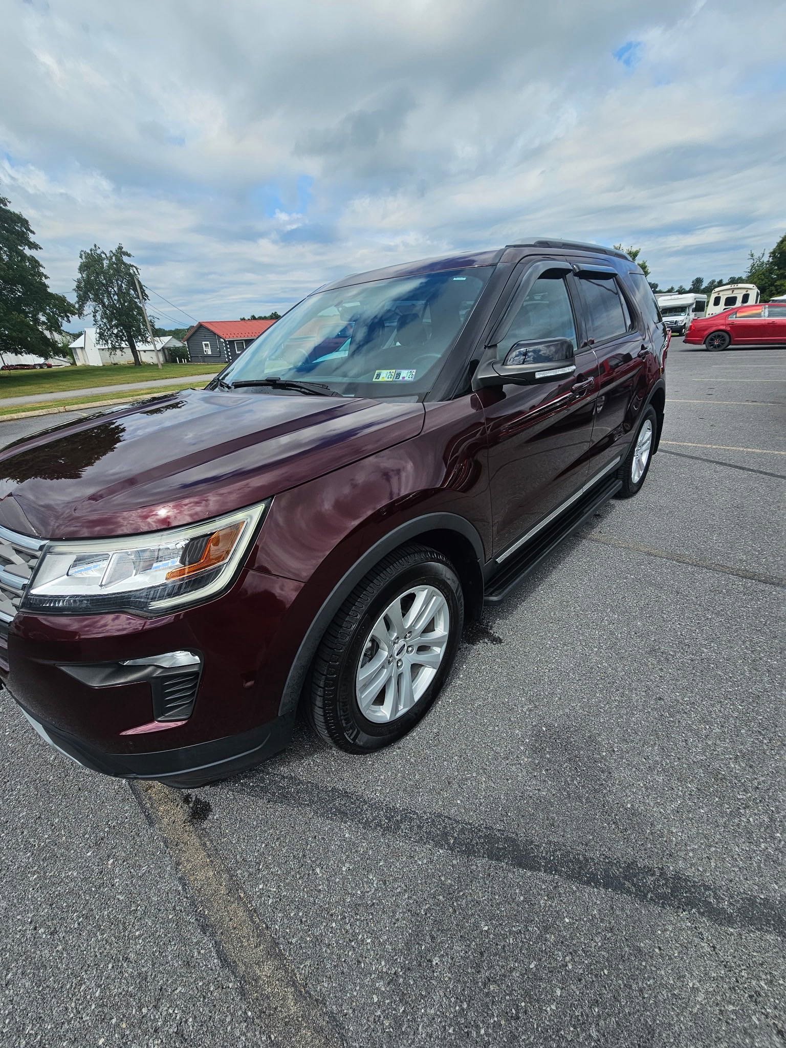 Used 2018 Ford Explorer XLT w/ Equipment Group 202A image 1