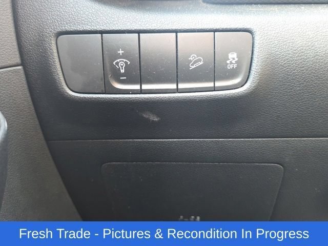 Used 2023 Hyundai Kona SEL w/ Convenience Package AWD/4WD image 17