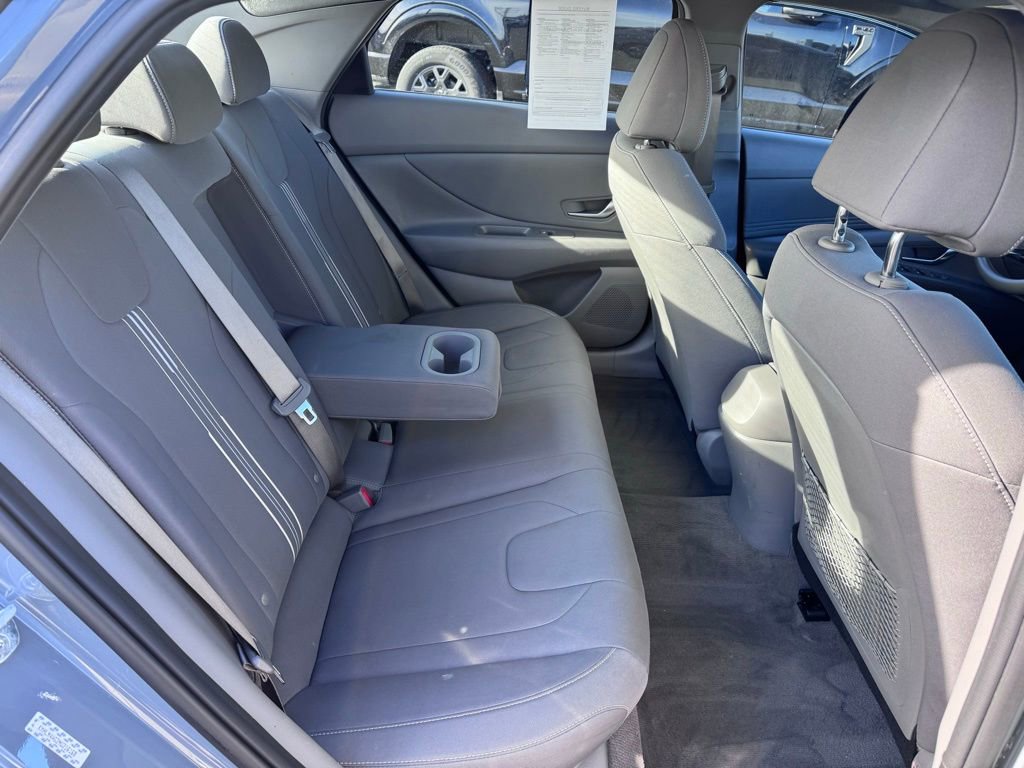 Used 2022 Hyundai Elantra SEL w/ Convenience + Premium Package image 35