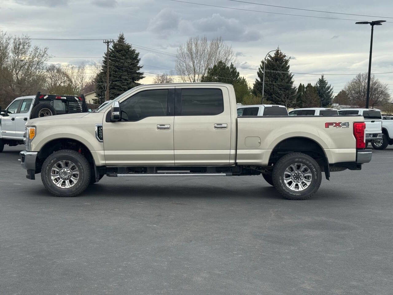 Used 2017 Ford F250 XLT w/ XLT Premium Package image 4