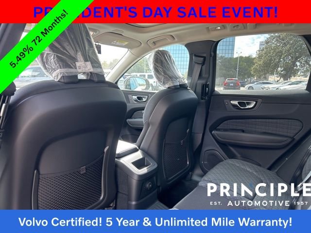 Certified 2025 Volvo XC60 T8 Core image 31