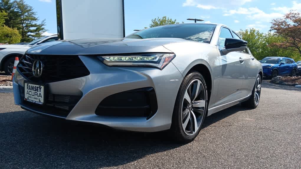 Used 2025 Acura TLX w/ Technology Package FWD image 8