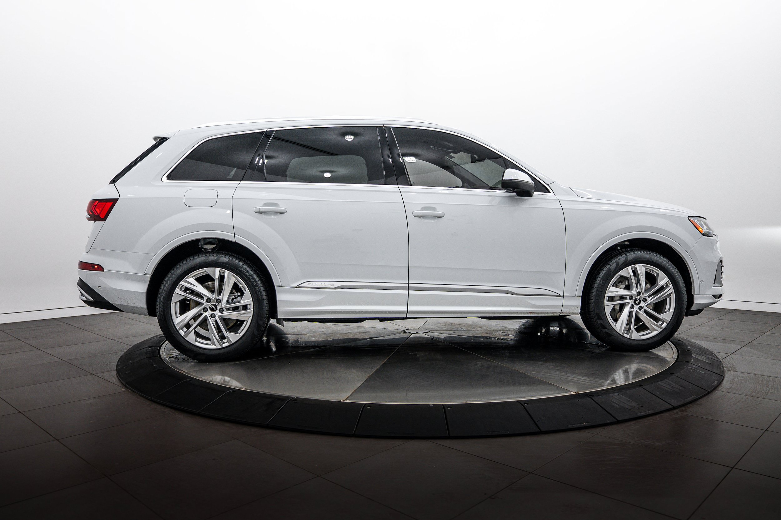 Certified 2023 Audi Q7 3.0T Premium Plus w/ Premium Plus Package AWD/4WD image 3