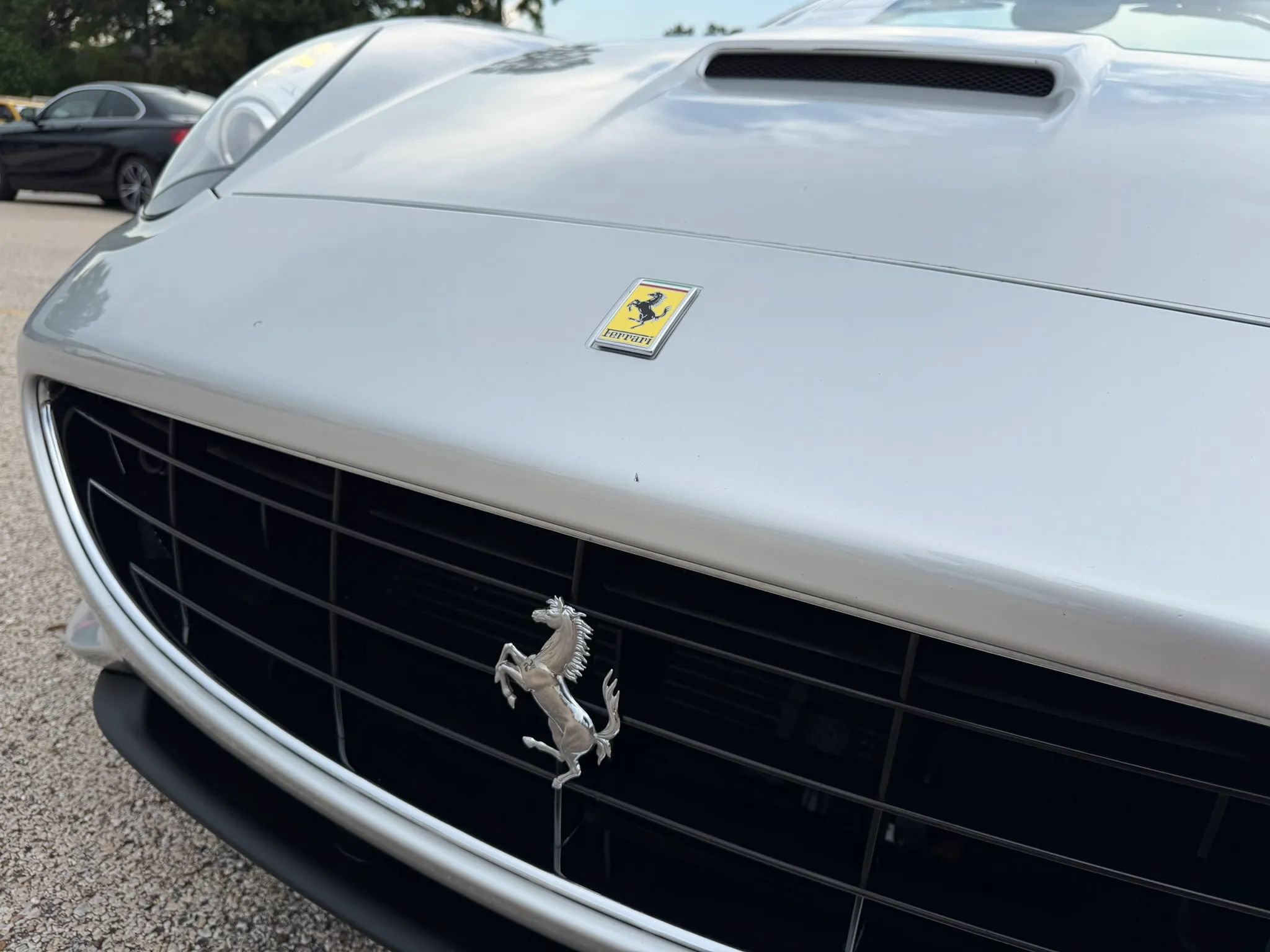 Used 2010 Ferrari California RWD image 17