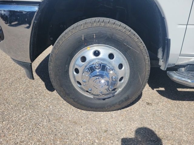 New 2026 RAM 3500 Big Horn AWD/4WD image 32