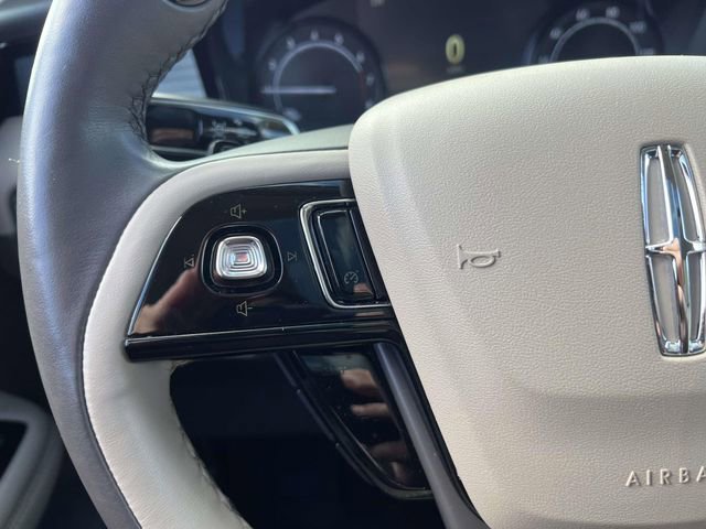 Used 2022 Lincoln Corsair AWD w/ Premium Package image 27