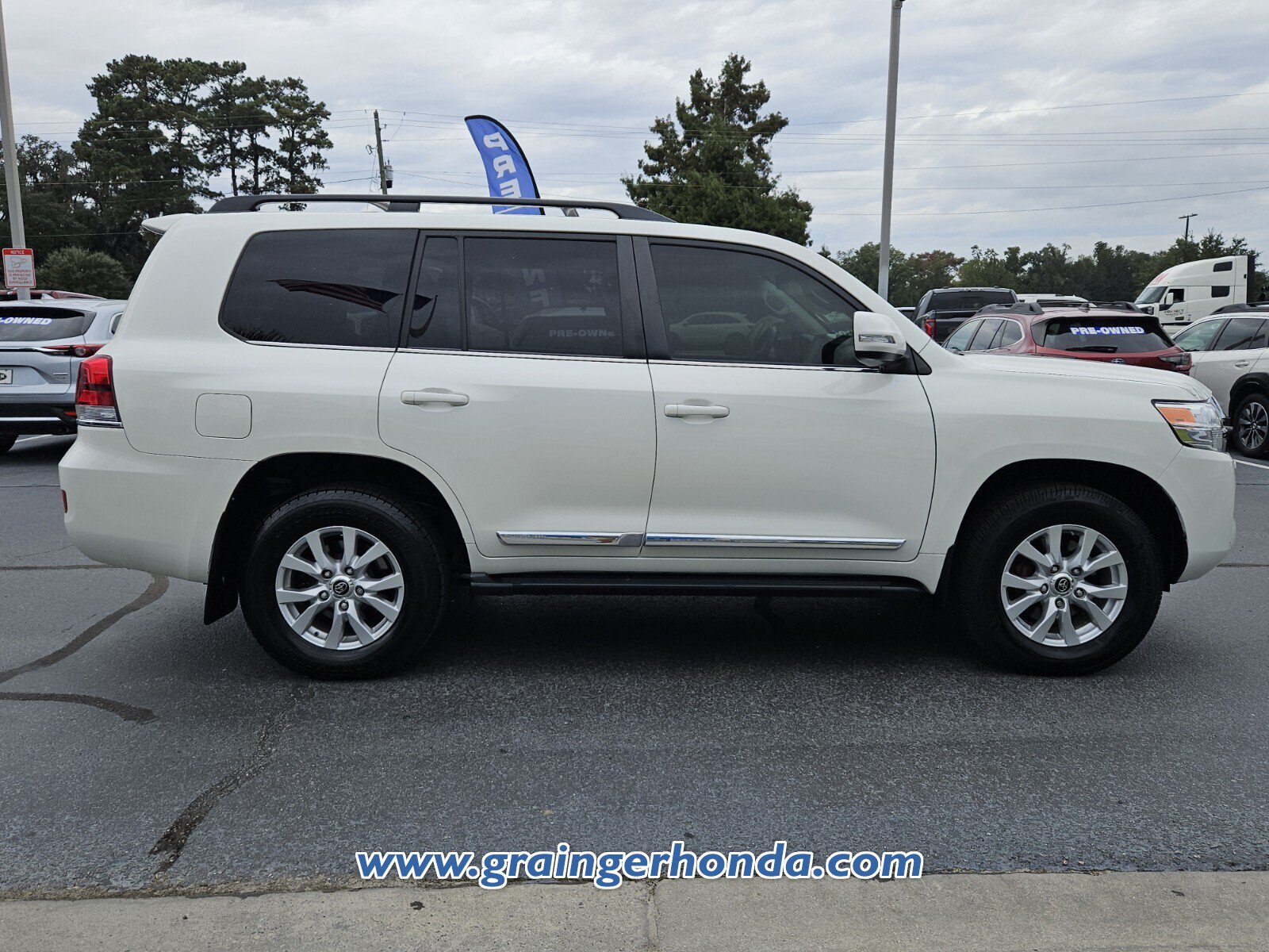 Used 2019 Toyota Land Cruiser w/ Four Season Floor Mat Package AWD/4WD image 6