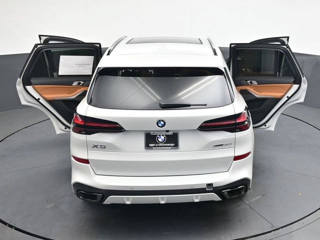 New 2026 BMW X5 xDrive40i w/ M Sport Package AWD/4WD image 46