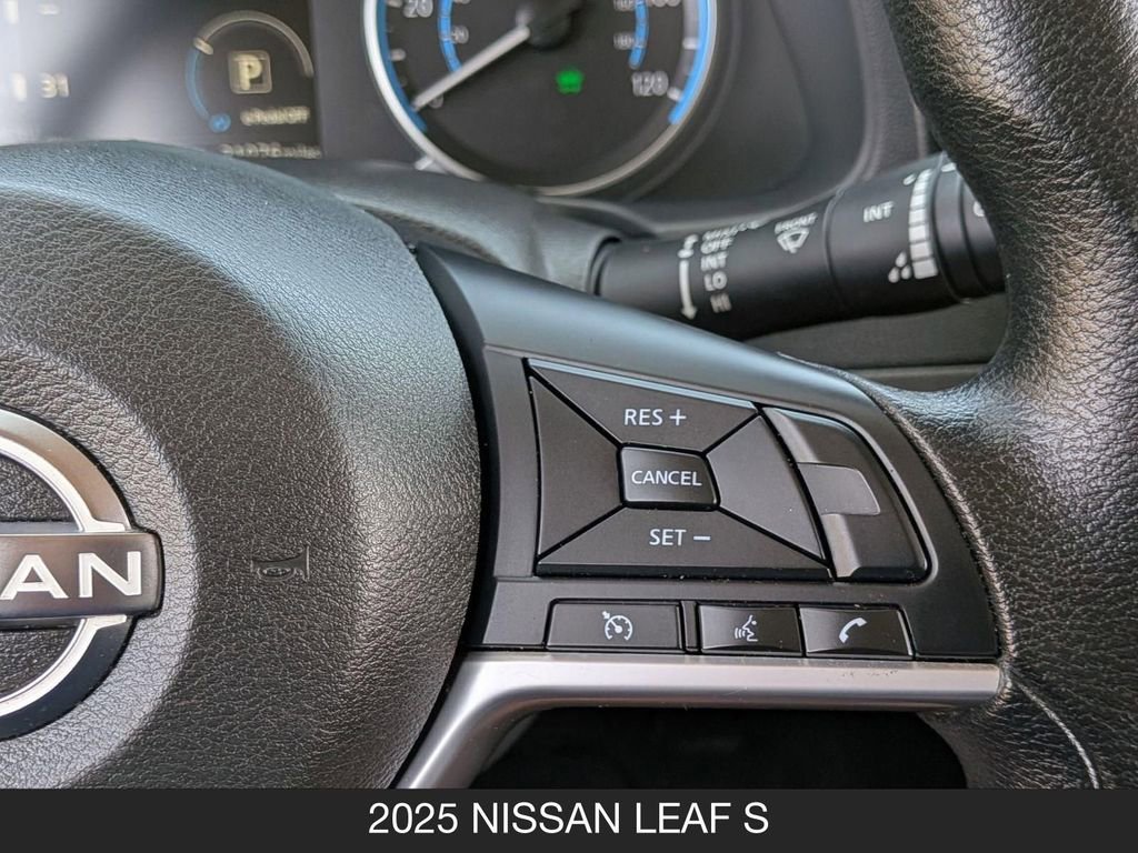 Used 2025 Nissan Leaf S FWD image 18