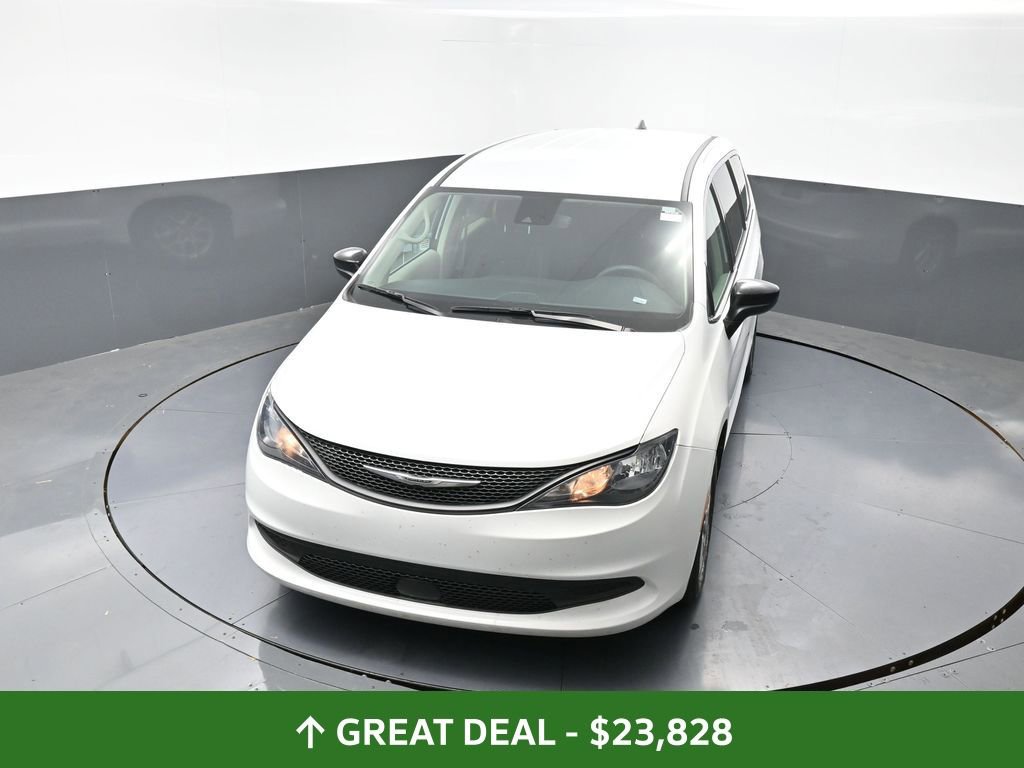 Used 2024 Chrysler Voyager LX image 18