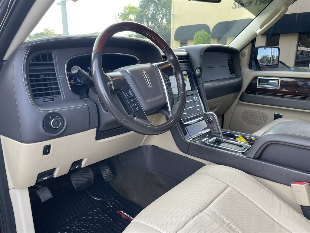 Used 2016 Lincoln Navigator L Reserve AWD/4WD image 15