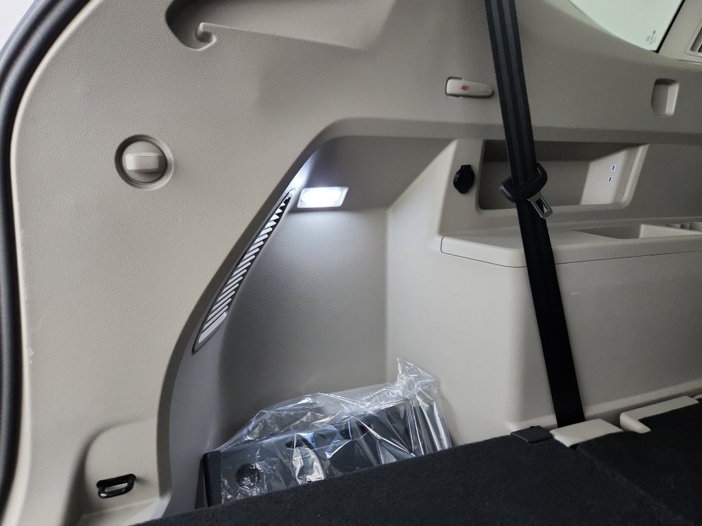 Certified 2025 Volkswagen Atlas SE w/ Panoramic Sunroof Package FWD image 37