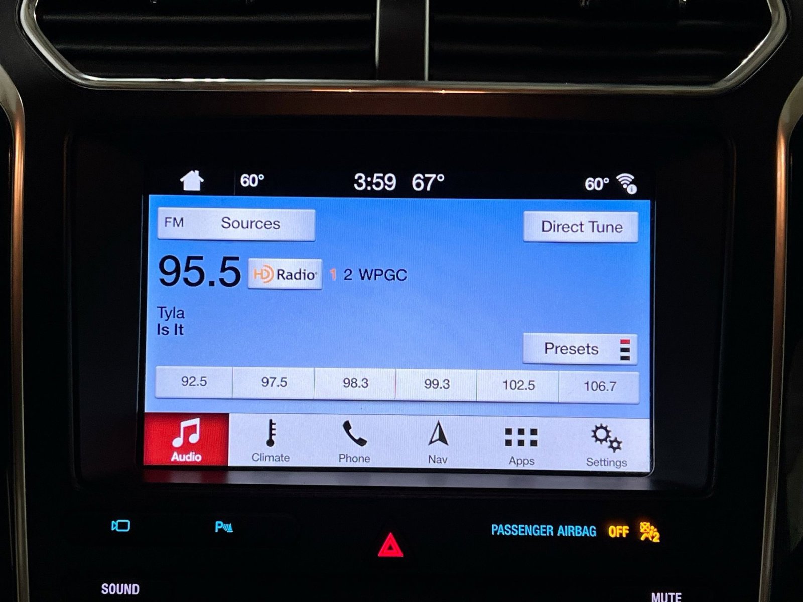 Used 2019 Ford Explorer Limited w/ Class III Trailer Tow Package image 18