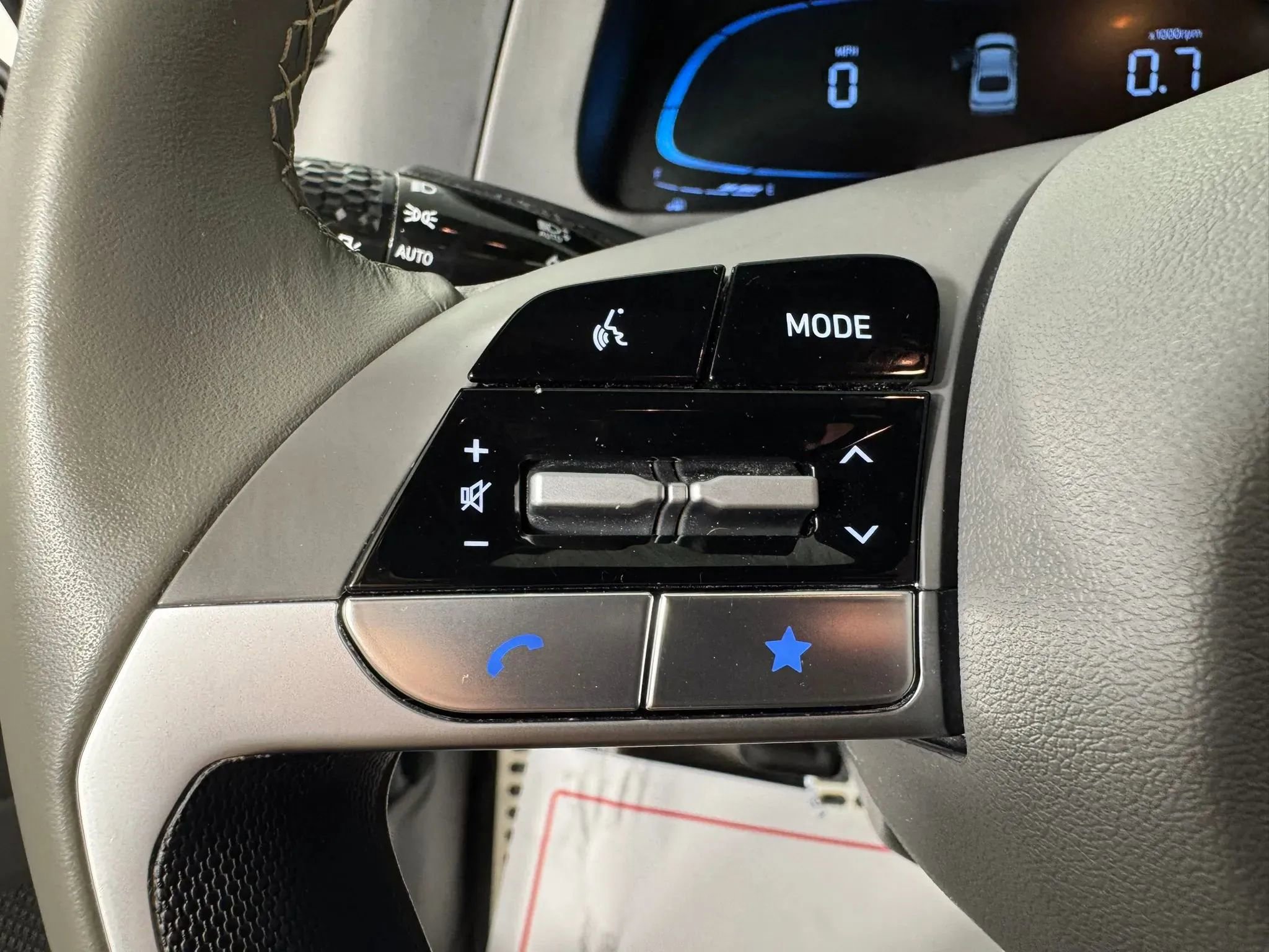 Used 2025 Hyundai Elantra Sport FWD image 15