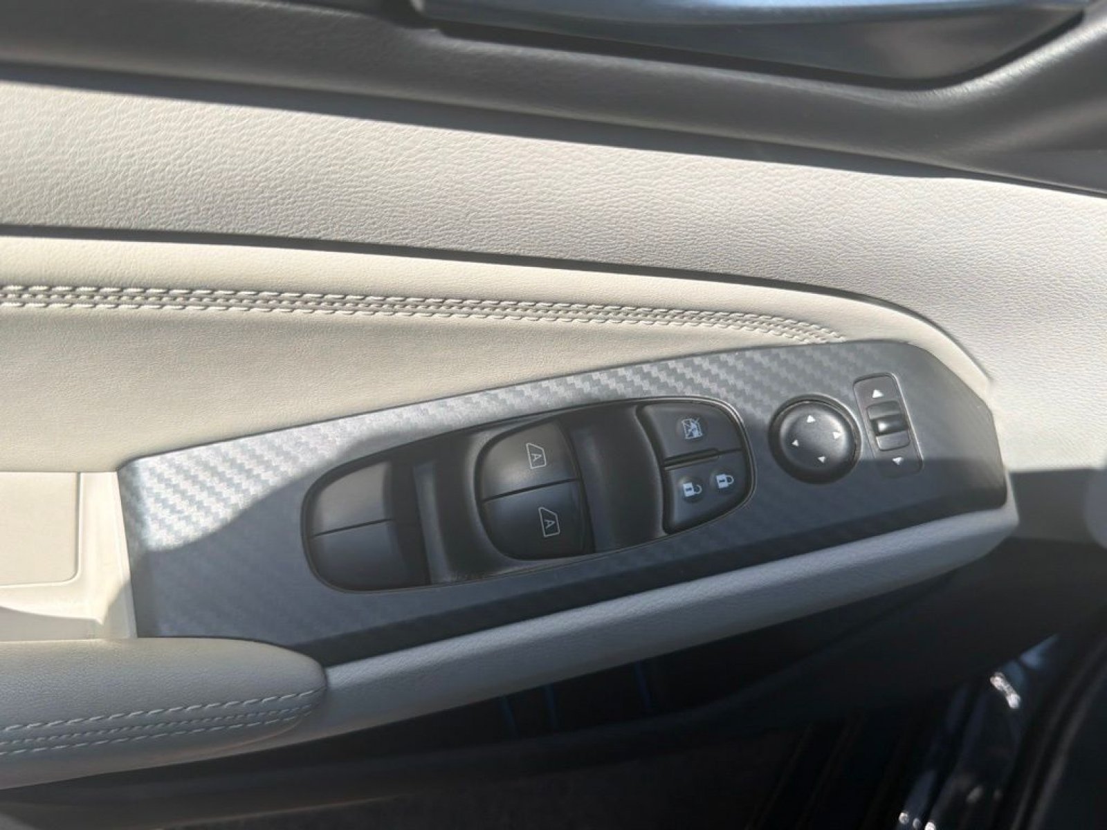Used 2019 Nissan Altima 2.5 SL FWD image 12