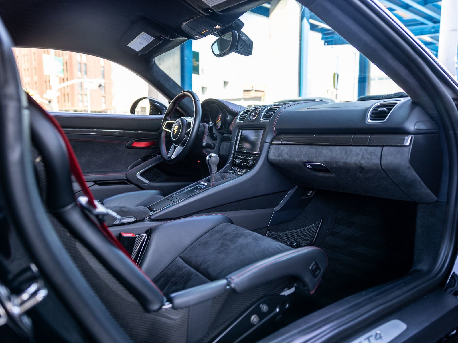 Certified 2016 Porsche Cayman GT4 RWD image 47