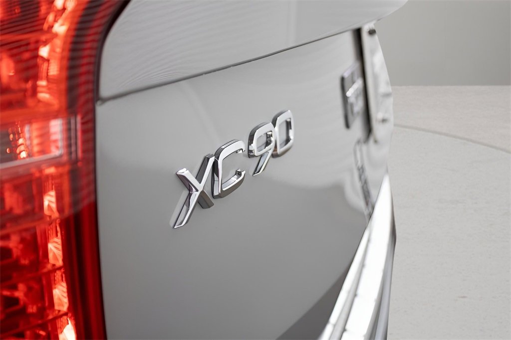 Certified 2025 Volvo XC90 T8 Plus w/ Protection Package Premier image 11