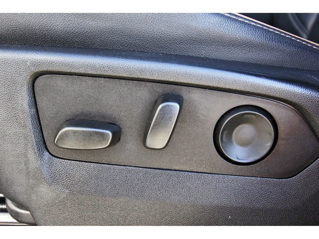 Used 2024 GMC Yukon AT4 w/ Technology Package image 27