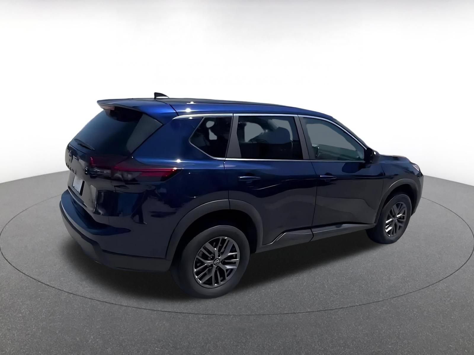 Used 2026 Nissan Rogue SV AWD/4WD image 15