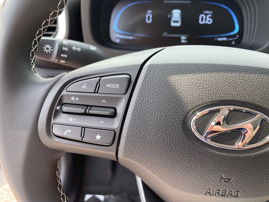 New 2026 Hyundai Venue SEL FWD image 17