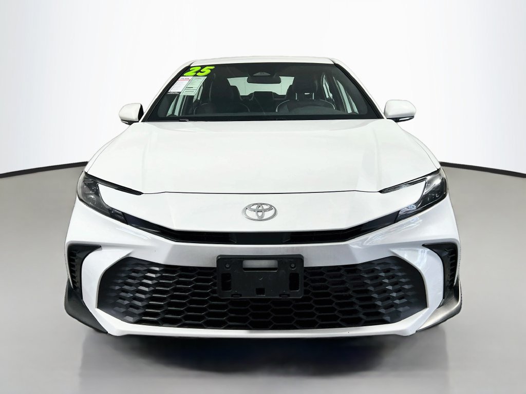 Used 2025 Toyota Camry SE FWD image 8