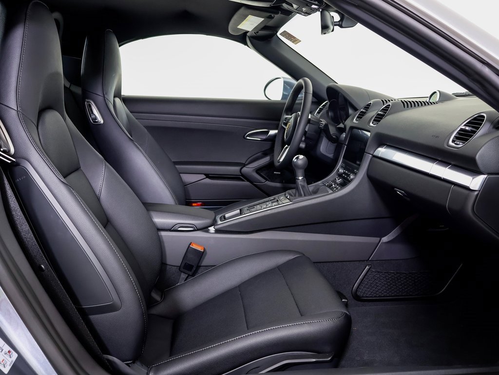 Used 2025 Porsche 718 Boxster image 8