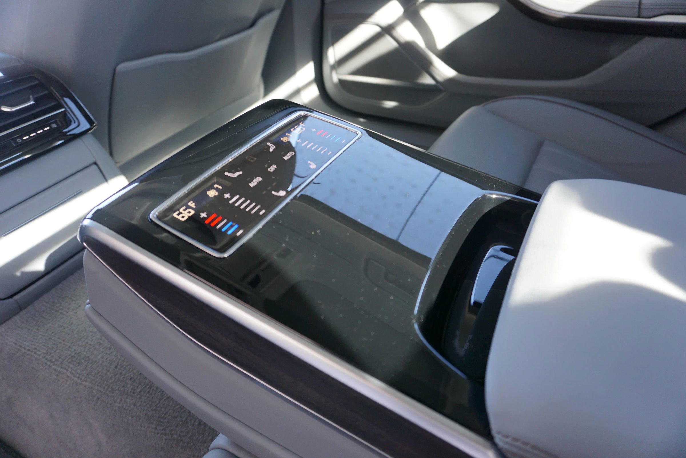 Used 2020 Audi A8 L 4.0T w/ Executive Package image 39