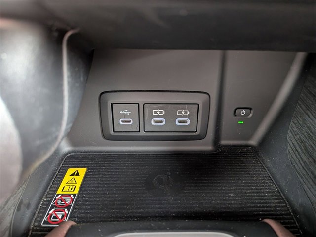 Used 2024 Toyota Venza Limited image 20