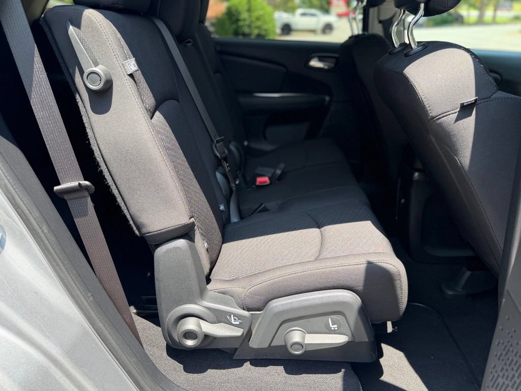 Used 2018 Dodge Journey SE w/ Blacktop Package FWD image 19