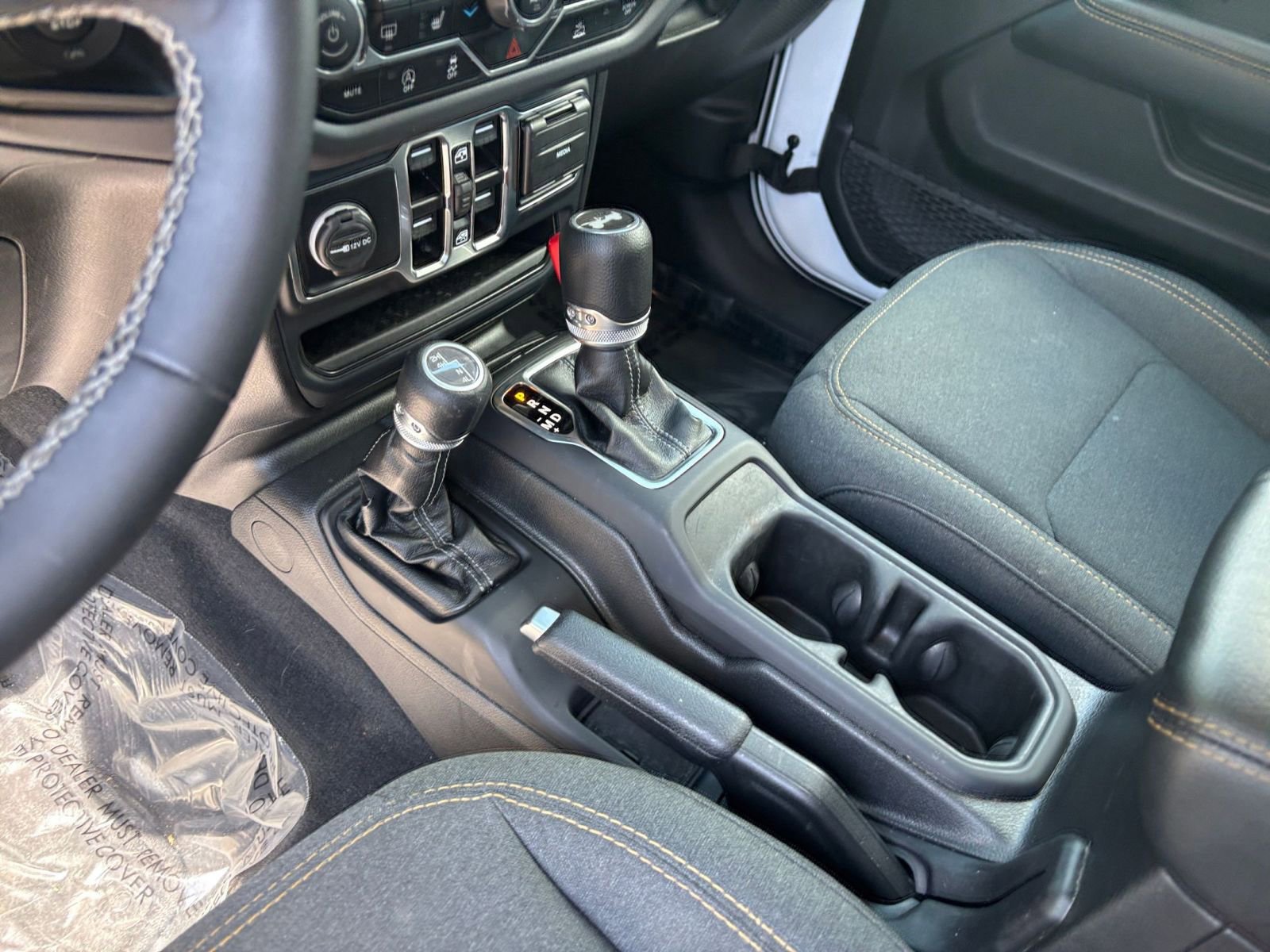 Used 2025 Jeep Wrangler Unlimited Sahara AWD/4WD image 42