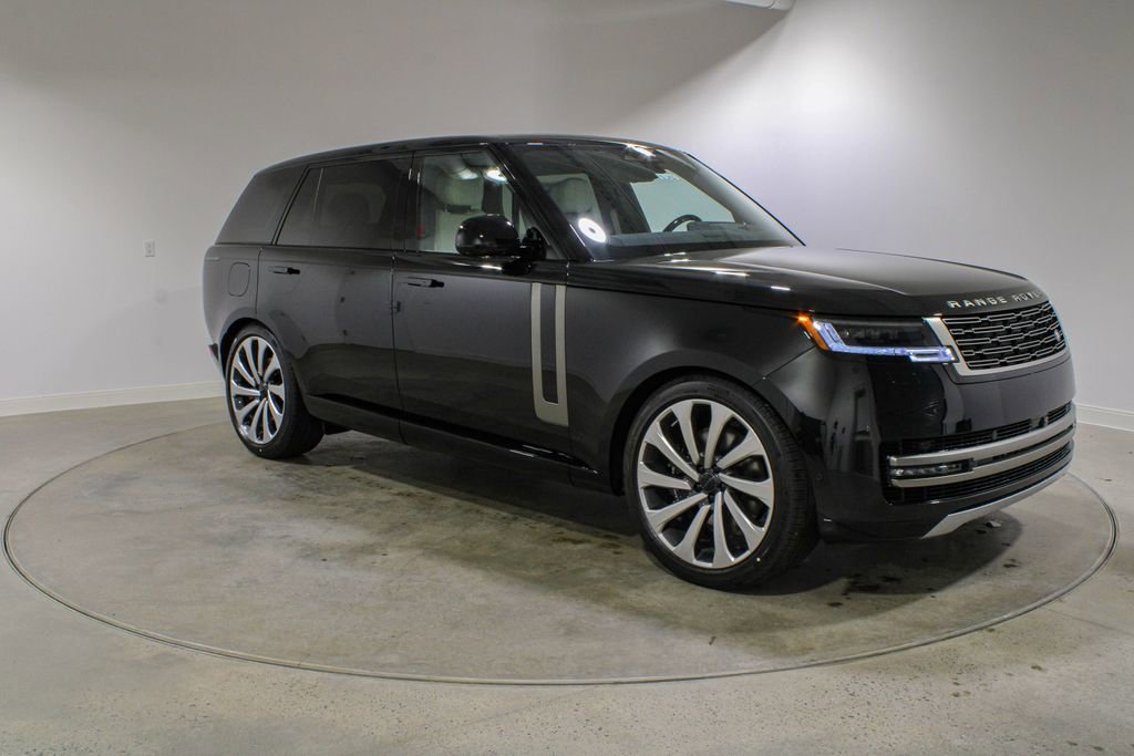 New 2026 Land Rover Range Rover Long Wheelbase SE AWD/4WD image 7
