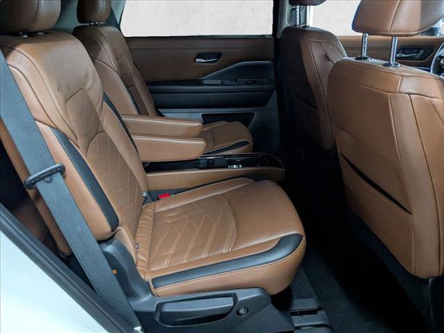 Used 2022 Nissan Pathfinder Platinum w/ Cargo Package FWD image 22