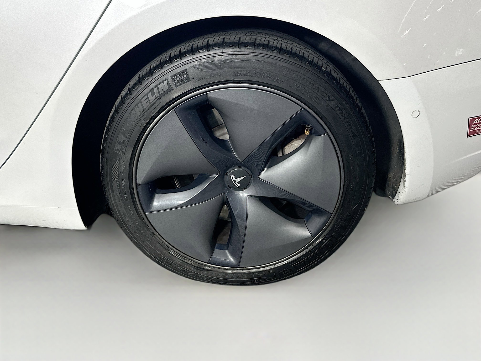 Used 2020 Tesla Model 3 Standard Range Plus RWD image 11