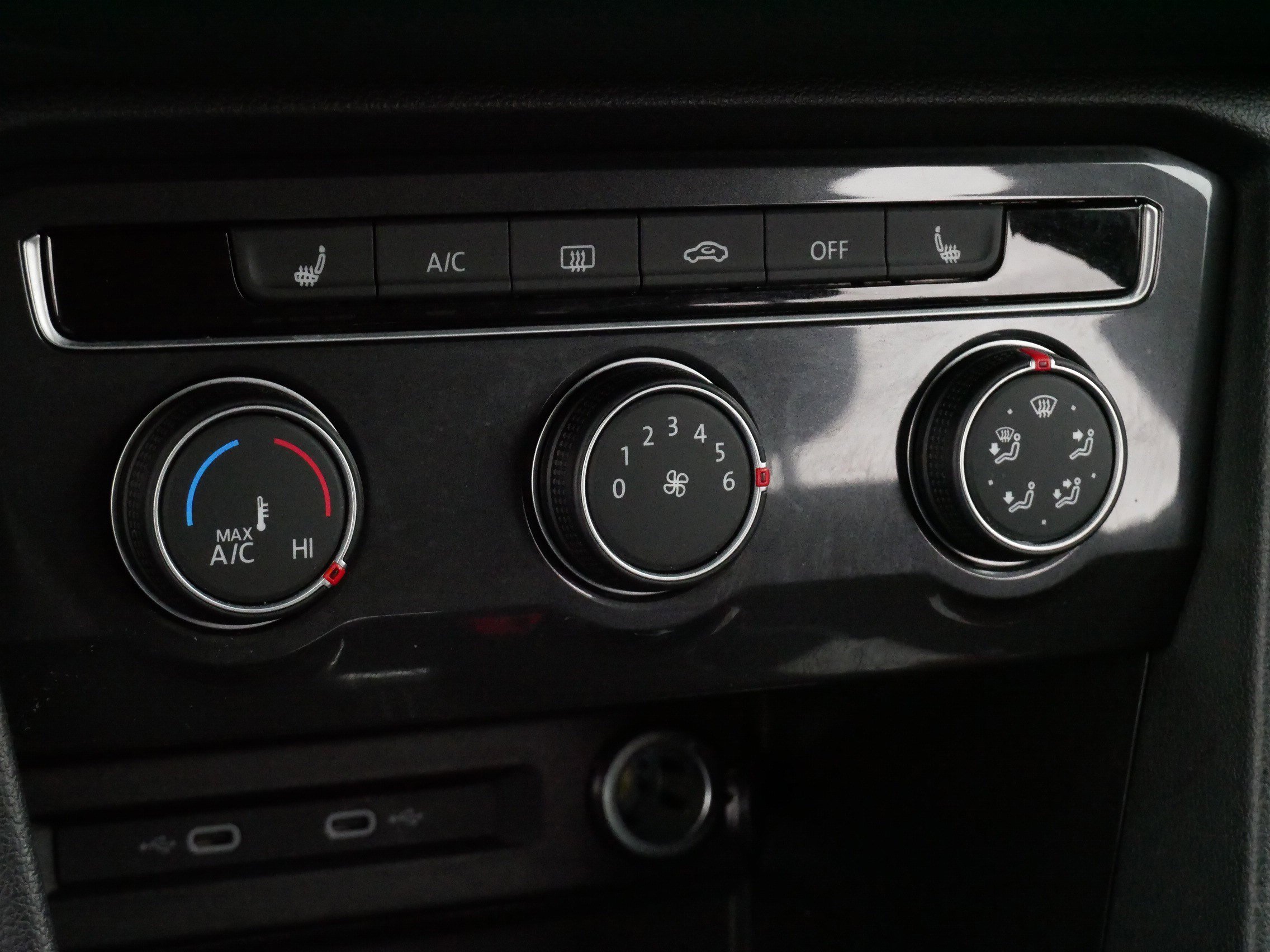 Certified 2022 Volkswagen Tiguan S image 23