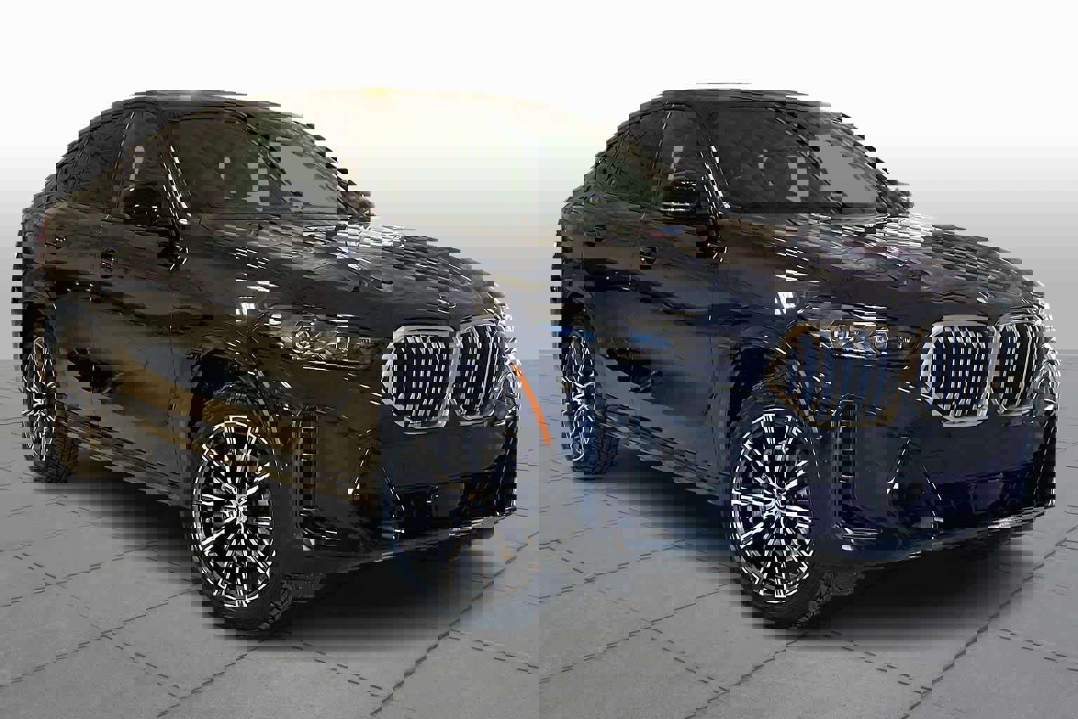 Used 2024 BMW X6 xDrive40i w/ Premium Package image 2