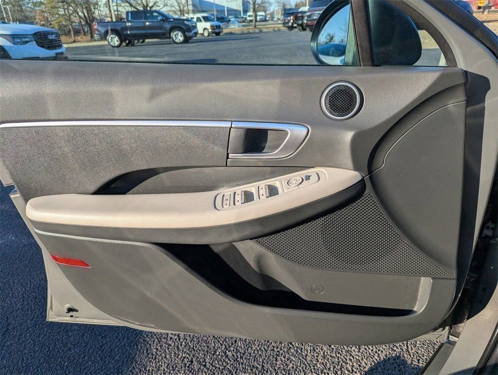 Used 2023 Hyundai Sonata SE image 19