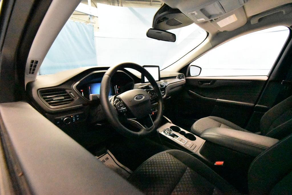 Used 2024 Ford Escape Active image 2