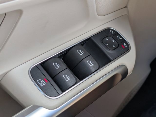 Used 2025 Mercedes-Benz GLB 250 4MATIC w/ Winter Package image 19
