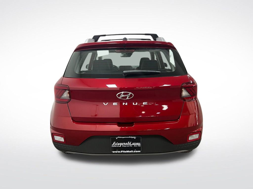 Used 2025 Hyundai Venue Limited image 8