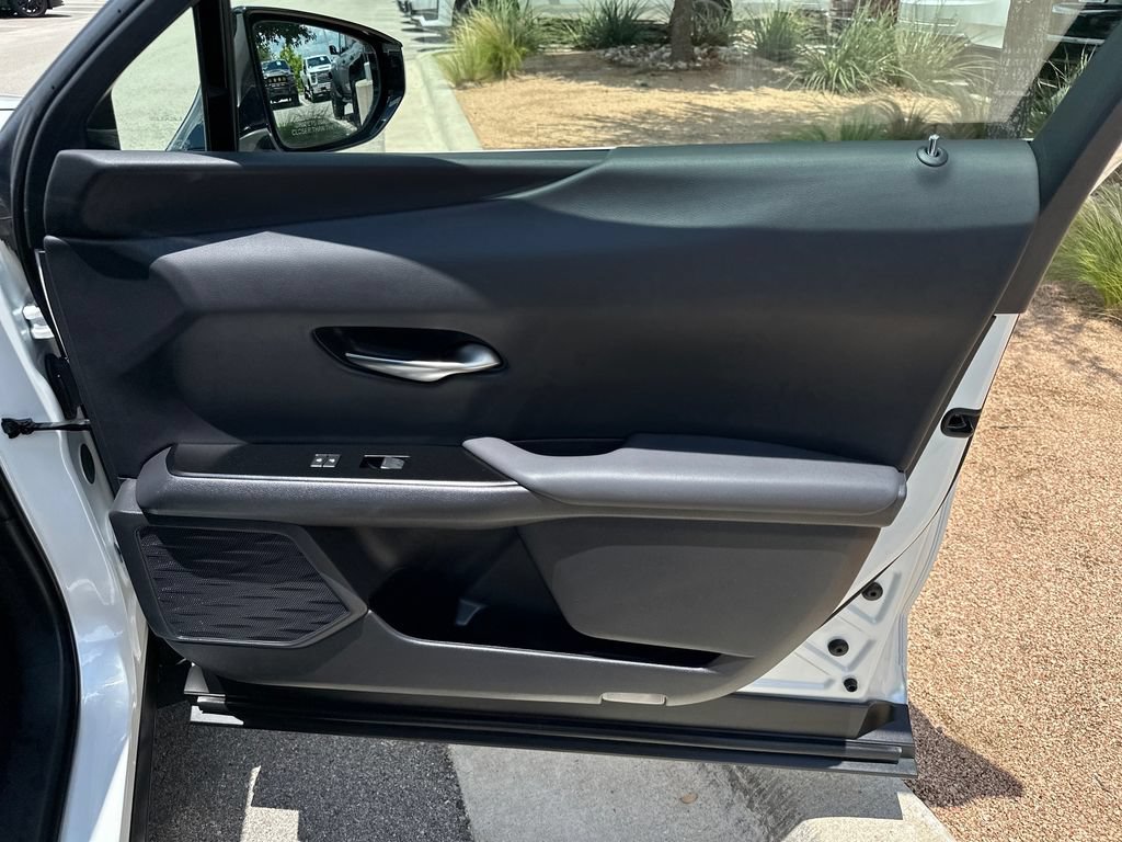 Used 2021 Lexus UX 200 w/ Accessory Package (Z2) FWD image 36