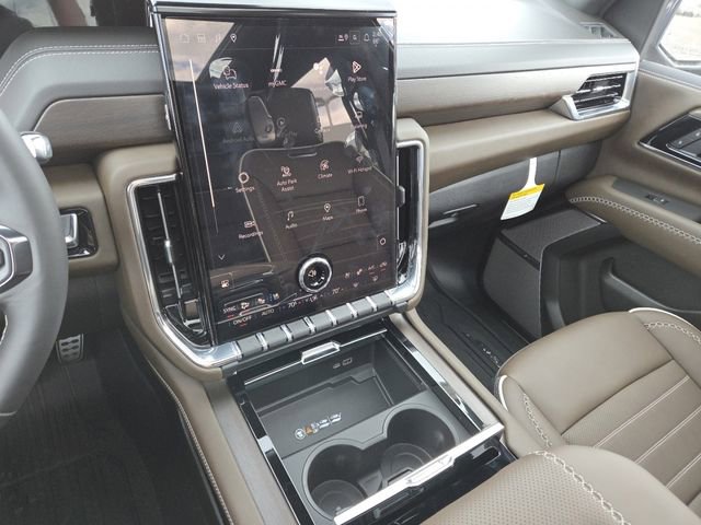 New 2026 GMC Yukon XL Denali Ultimate w/ LPO, Floor Liner Package AWD/4WD image 42