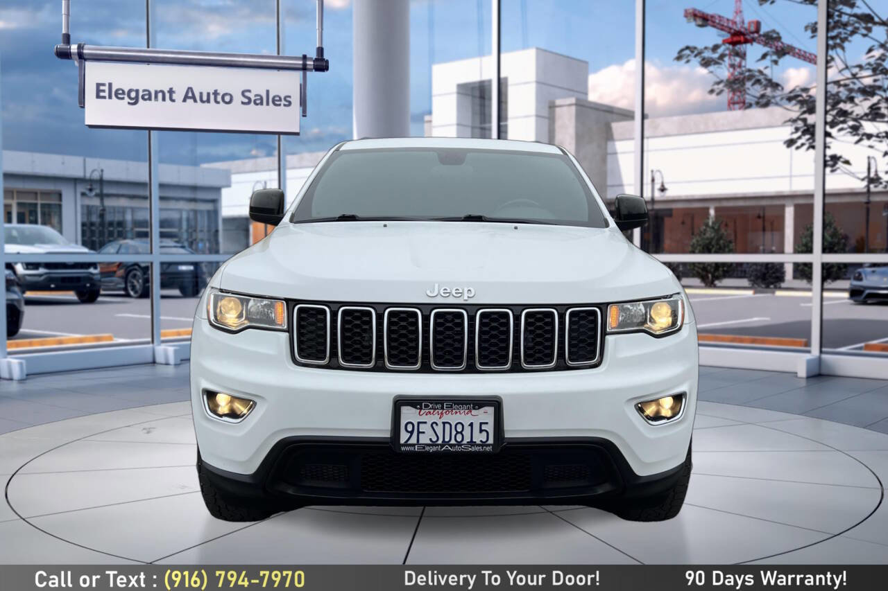 Used 2019 Jeep Grand Cherokee Laredo w/ Security & Convenience Group AWD/4WD image 3