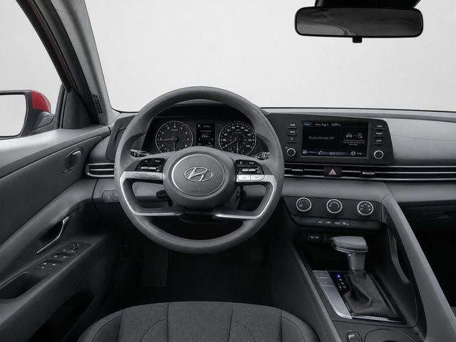 Used 2021 Hyundai Elantra SE FWD image 22