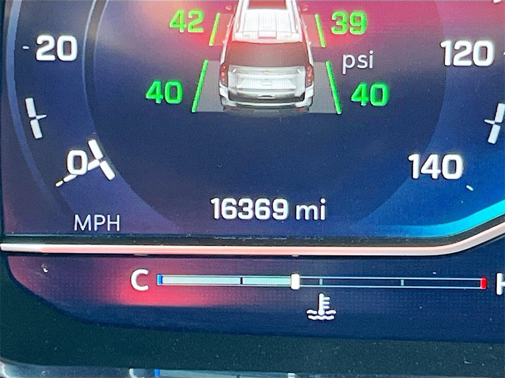 Used 2024 Chevrolet Tahoe High Country image 12