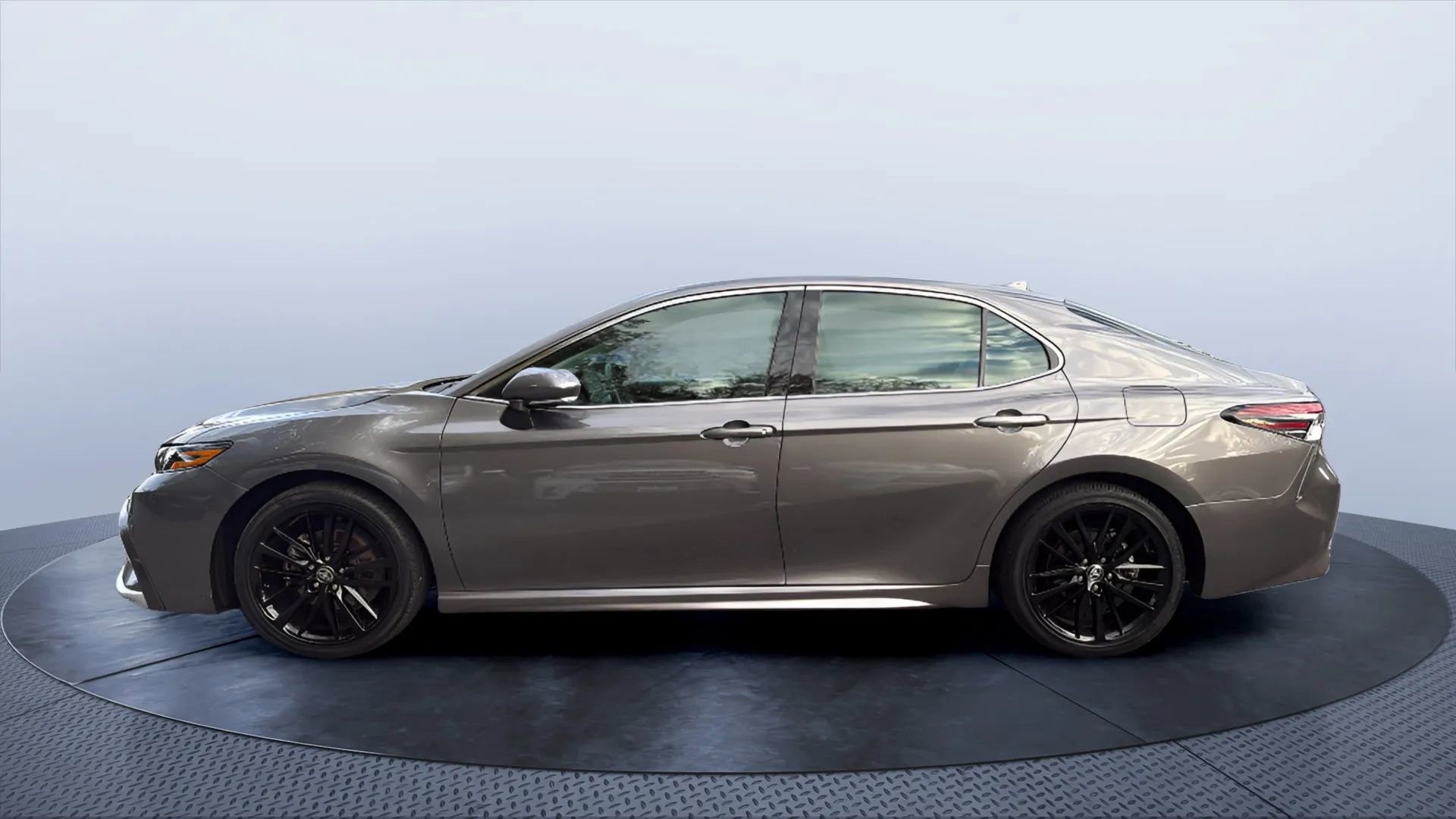 Used 2024 Toyota Camry XSE image 2