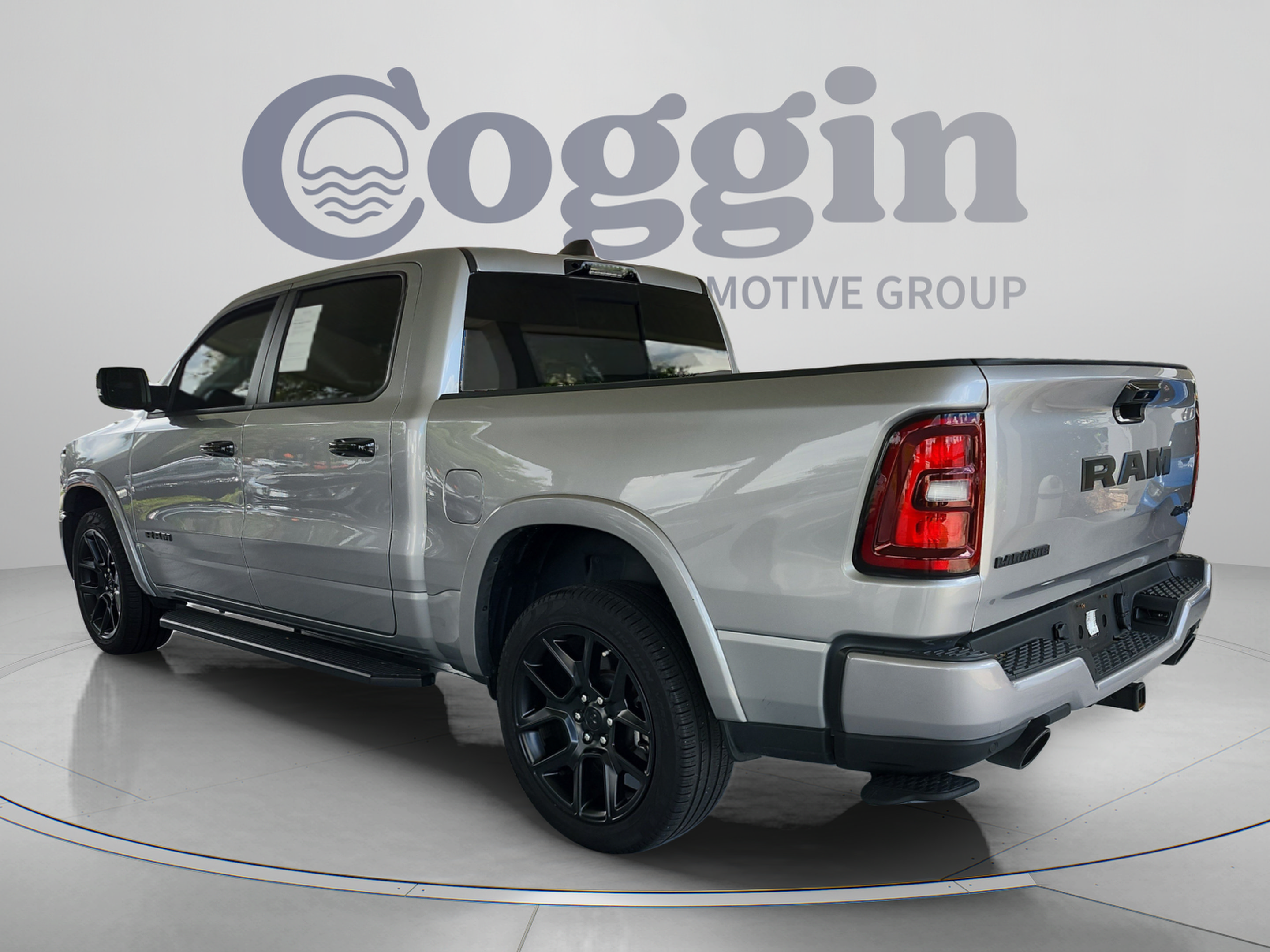Used 2025 RAM 1500 Laramie w/ Night Edition AWD/4WD image 3