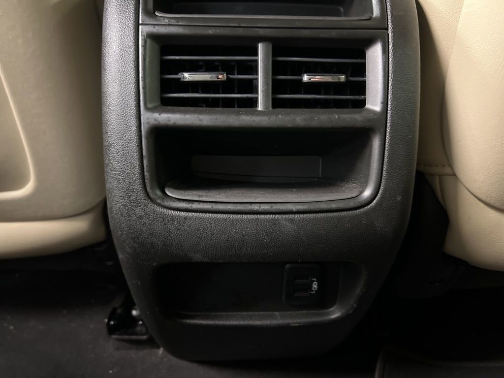 Used 2017 Cadillac XT5 Luxury w/ Driver Awareness Package AWD/4WD image 32