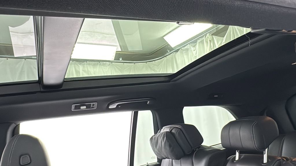 Used 2024 Mercedes-Benz GLS 580 4MATIC image 40