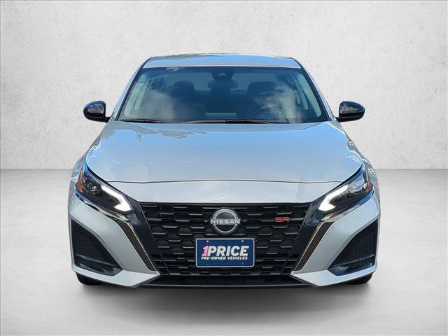 Used 2025 Nissan Altima 2.5 SR AWD/4WD image 2